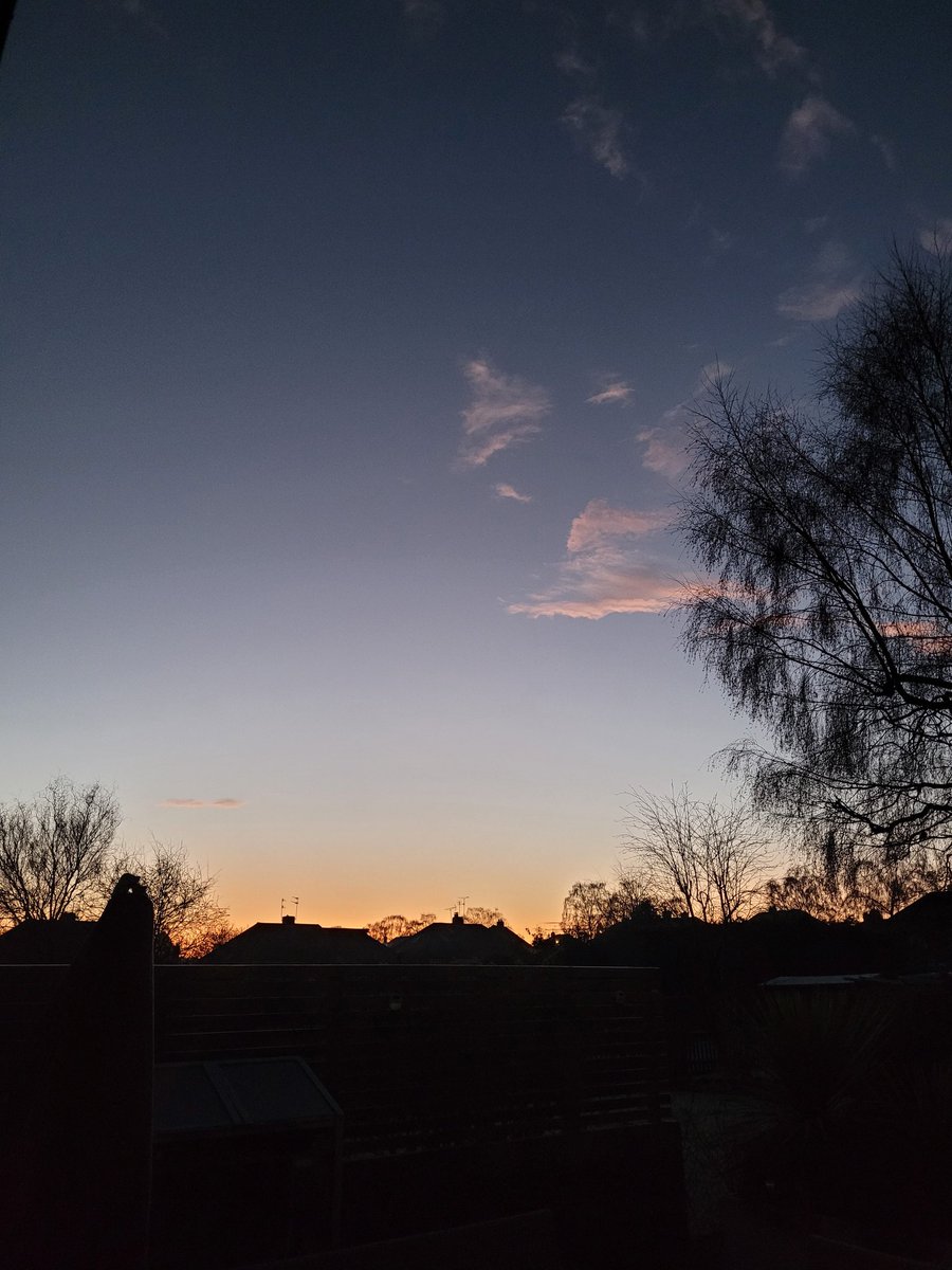 Runningcircles_'s tweet photo. Lighter mornings.
Yesterday we took part in a local race. There were 4 of us - supposed to be 8.
If you are new to running, what apprehensions do you have about racing?

#runningforbeginners

@UKRunChat @Womensrunninguk https://t.co/d3qLRUysbt