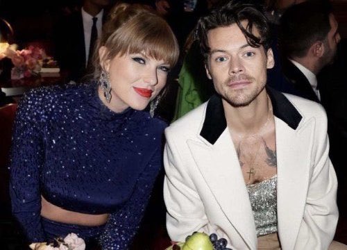 SADLYSWIFT's tweet photo. what’s sad is that i thought this was real
and now i’m sad that it’s not https://t.co/ThVx7qq5fb