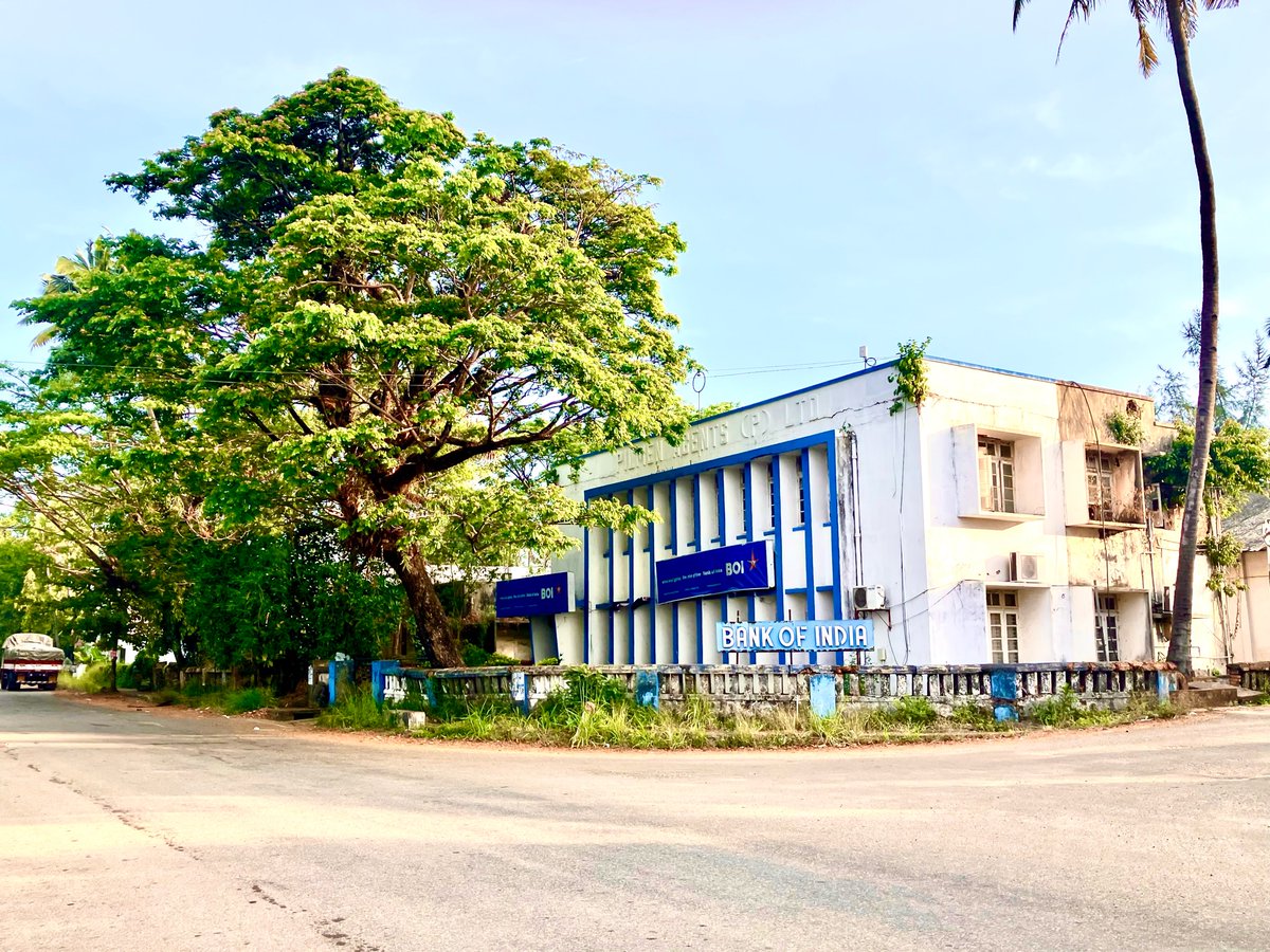 TourwShailesh's tweet photo. Street view at Wellington island, kochi.                                                 #kerala #keralatourism #keralatour #travelkerala #tourwithshailesh  #travelinfluencer #indiatourism #discoverindia #incredibleindia
#travelspecialist https://t.co/LJLDIAKyS8