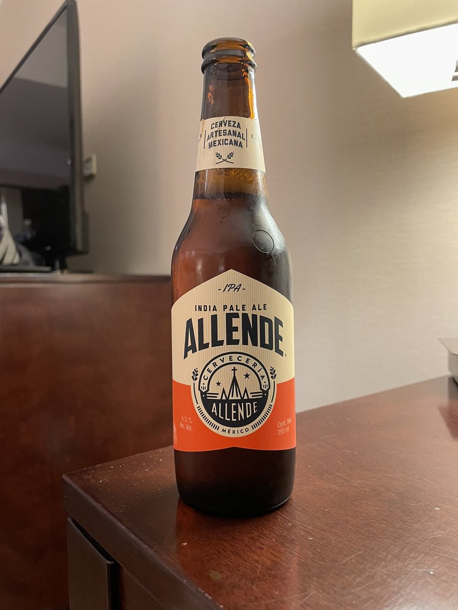 mochike_log's tweet photo. ALLENDE（アジェンデ）INDIA PALE ALE🍺
香りが爽やかに抜けた後、舌の上に苦味が残る時間が長め。ゆっくりと味わうと良いビールでした。 https://t.co/cFA63J7jkX