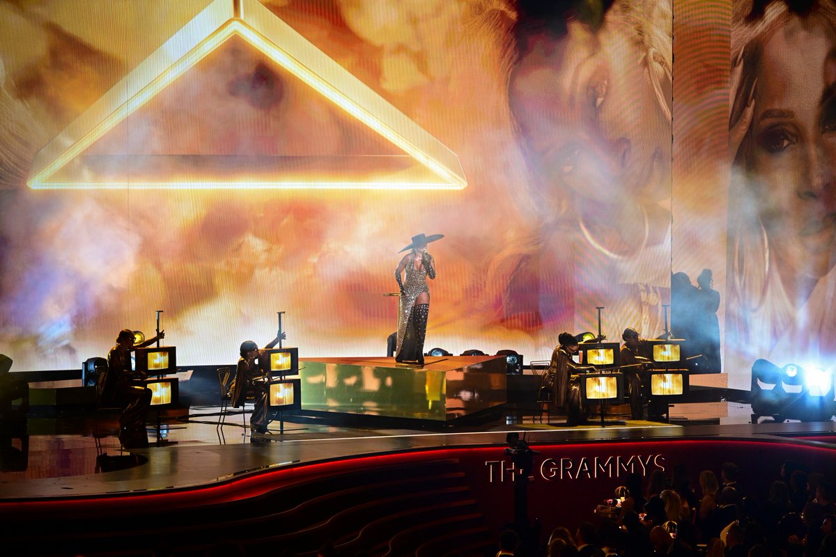 Arena on Twitter "The maryjblige GRAMMYs"