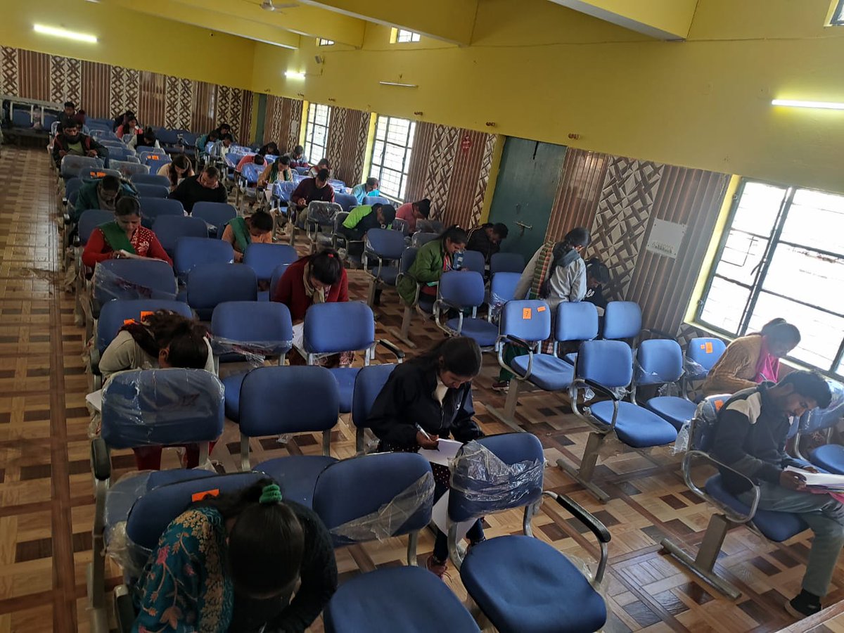 REAPUttarkashi's tweet photo. Written exam conducted for Field level staff recruitment  under 13 CLF .#REAP #USRLM
@basava_ias 
@REAPUttarakhand 
@CdoUttarkashi 
@UlacDemirag https://t.co/31syf69lfS