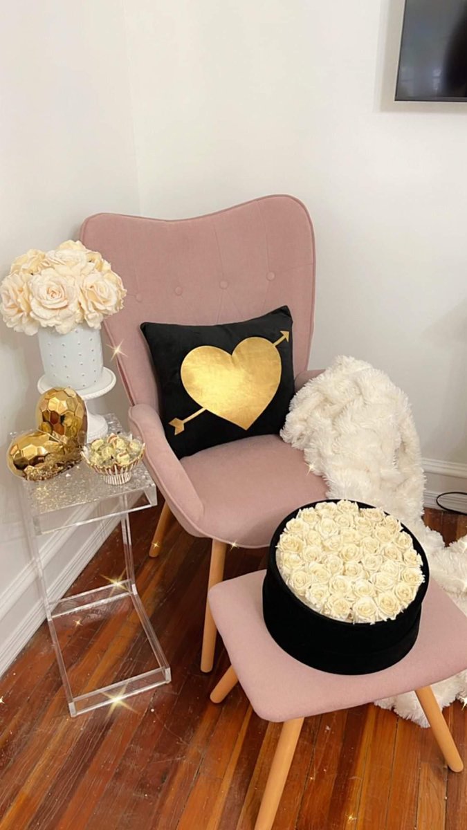 yitahome's tweet photo. Comfort and love go hand in hand on Valentine's Day!💕

Cozy up in this beautiful @hernestcom chair!💕

Buy at https://t.co/lKBGWBYrm7 🛒
Link: https://t.co/hEBMMO9qcT

PC: @7khomedecor 📸

#ValentinesDay #chairlove #homedecor #interiordesign #romanticvibes @hernestcom https://t.co/SVqDwWi6a2