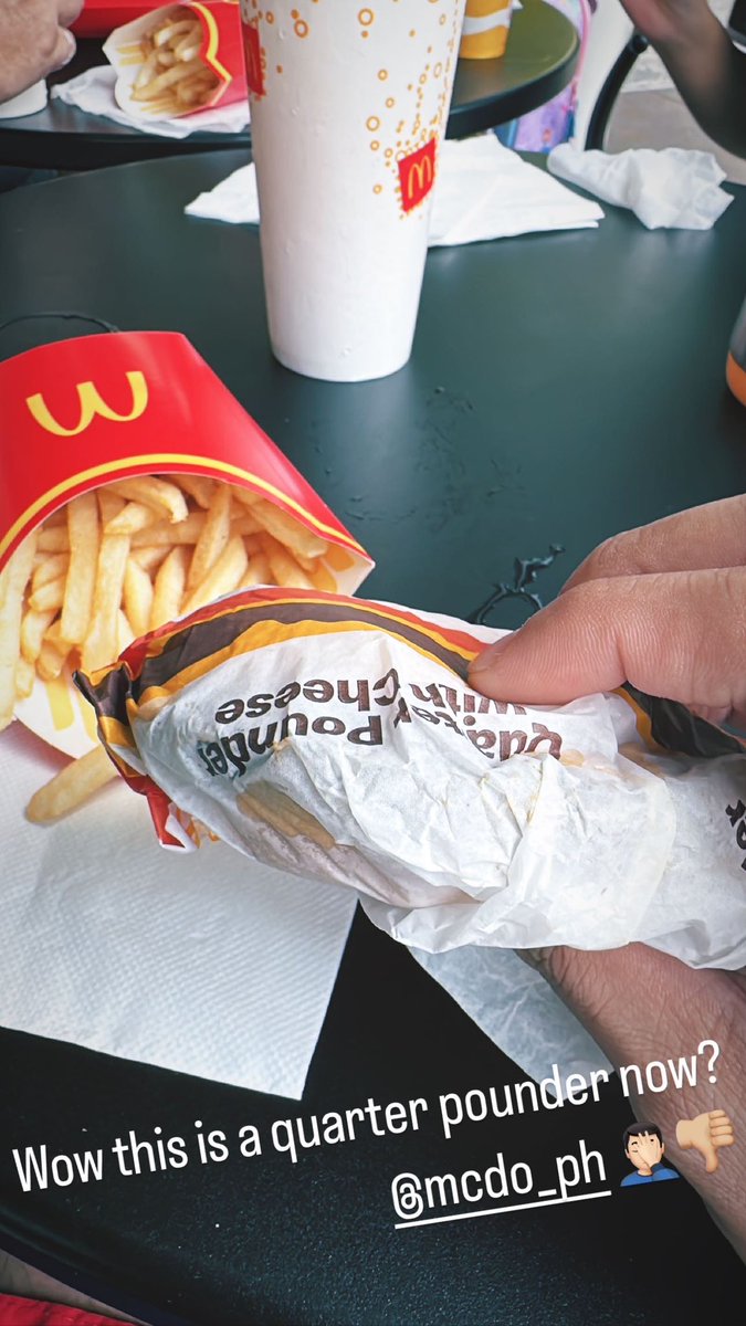 This is a quarter pounder? Maybe a 1/16th pounder 🤦🏻‍♂️🤦🏻‍♂️🤦🏻‍♂️ <a href="/McDo_PH/">McDo Philippines</a>