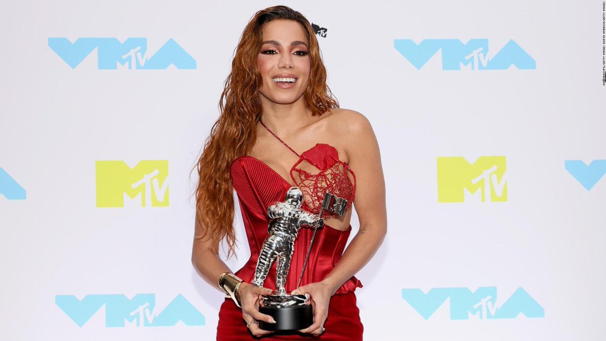 updatecultura's tweet photo. DO BRASIL PARA O MUNDO! Anitta levou nossa cultura e música além do que já imaginamos, independente dos resultados, você fez história. #GRAMMYs https://t.co/butccViKpR