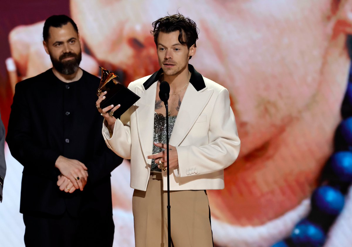 billboard's tweet image. Congratulations to @Harry_Styles on winning the GRAMMY Award for Album of the Year for &apos;Harry&apos;s House.&apos; 🏆

See the #GRAMMYs winners list here: blbrd.cm/ogCC1g7