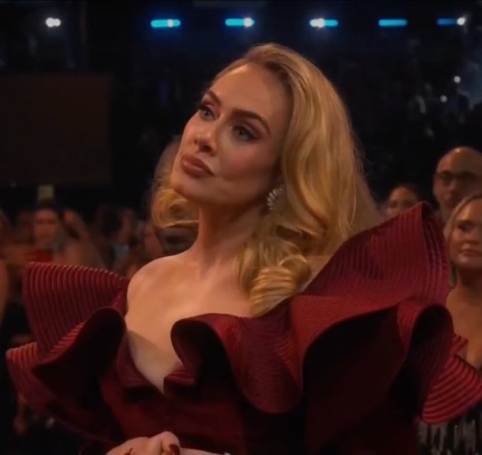 BogantesEdu's tweet photo. Literal los GRAMMYs pudieron escoger 30, Renaissance, y Un Verano Sin Ti pero decidieron escoger el disco de un hombre que no puede hacer ni una nota en vivo https://t.co/6YQS3XCtU8