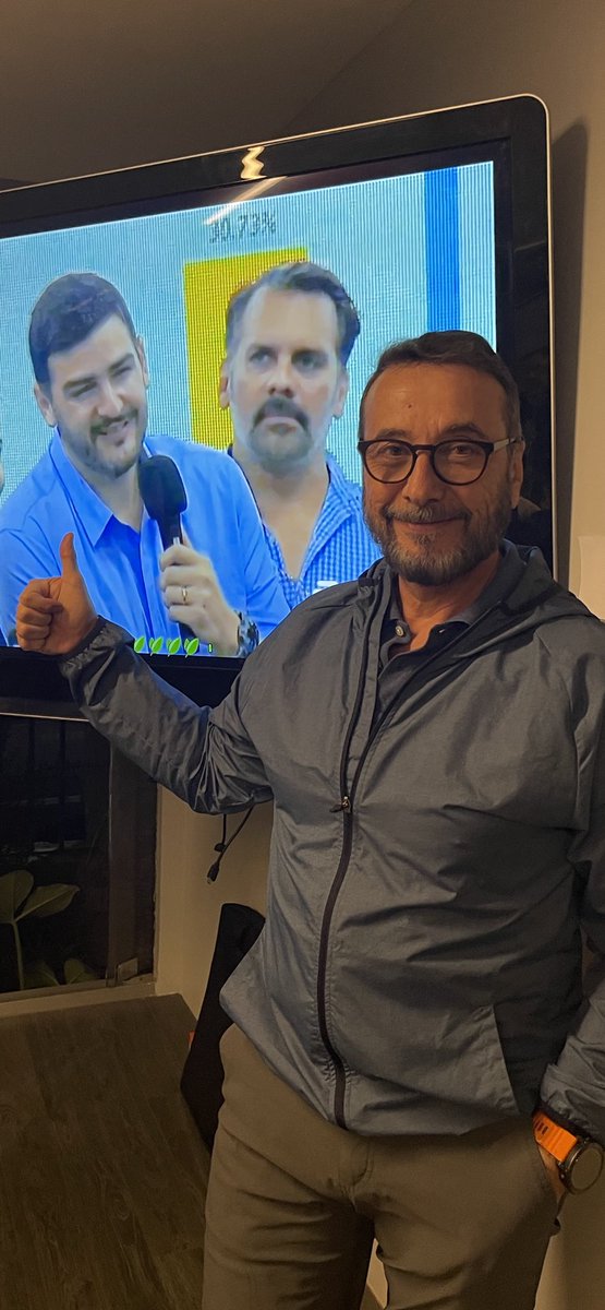 vinizeta's tweet photo. @aquilesalvarez @Rauli_Chavez Ya sabes Aquiles, no hay grandes campañas sin grandes candidatos.
No son ideas, son ideales. 
No son recetas, son principios.
Te auguro lo mejor por mi amado Guayaquil ¡que tanto extraño!
#ElPoderDelCambio 
PD: gracias infinitas equipo https://t.co/SzxDOKjlel