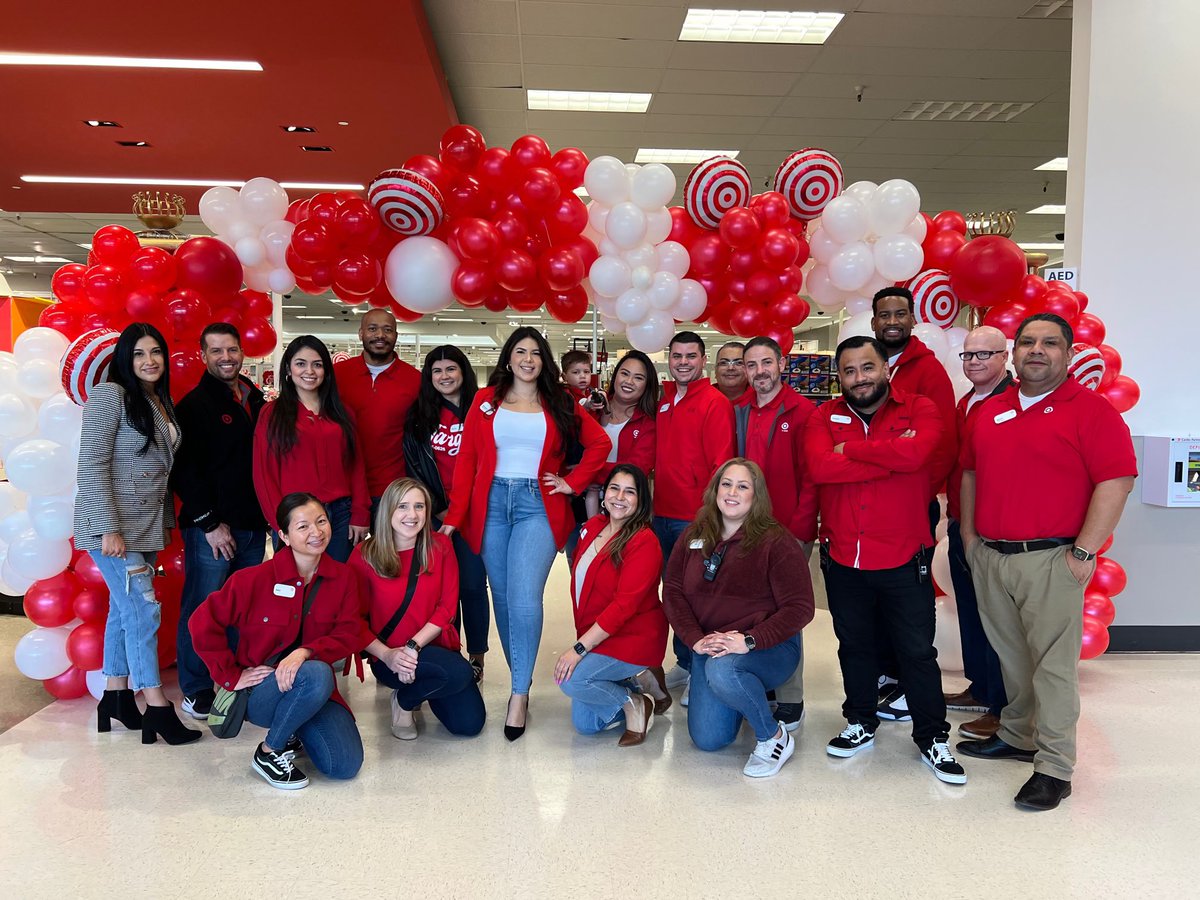 MolieriDanilo's tweet photo. Congrats to T2238 re-opening fast to take care of the guest! Couldn’t have happened without amazing support from our Group Leaders/Partners and our District Teams! #D237Strong #G290Family #OneTeam @salamlazkani https://t.co/gVspdg7WGv