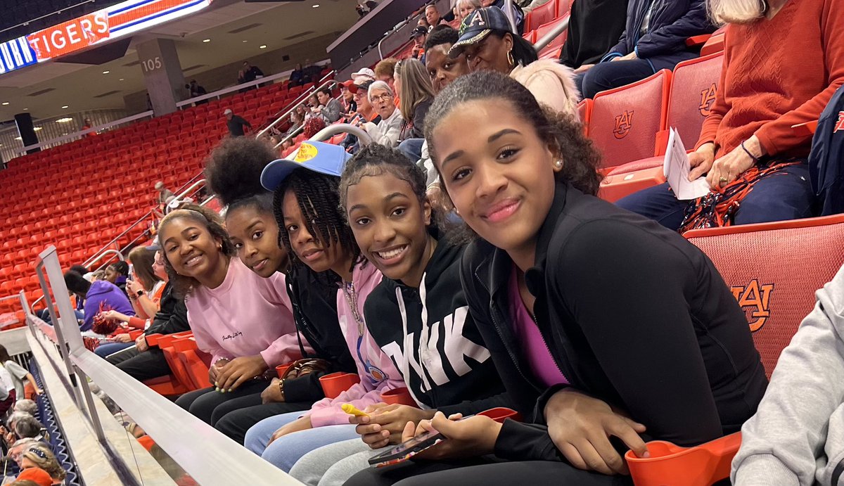 CoachDHamm85's tweet photo. Had a good time with the girls today at the @AuburnWBB vs @RazorbackWBB  game. Highly competitive game sure the girls took a lot away for the game. One more stop coming soon @CoachJ_AU @UANextGHoops @All_AlabamaGB @hoobs https://t.co/5DVF5s3yXW