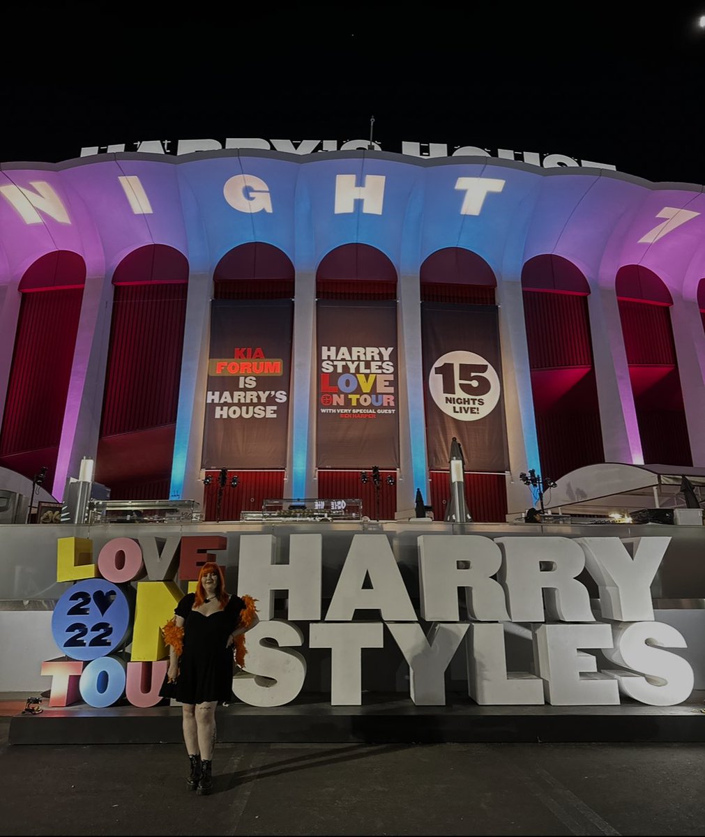 CassiMarieG's tweet photo. i love you forever @Harry_Styles congratulations <3 https://t.co/Q49o4D5gJc