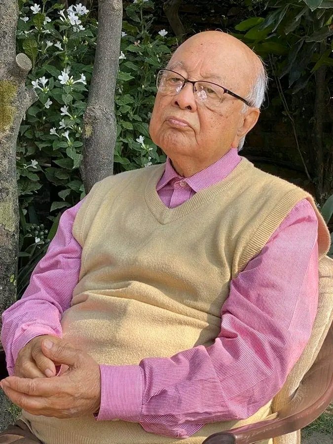 नेपाल रास्ट्र बैंकका प्रथम गभर्नर हिमालय शम्सेर जबरा को ९५ बर्षको उमेरमा निधन भएको छ।उहाँको बैकुण्ठ बास होस हार्दिक श्रद्धाञ्जली।