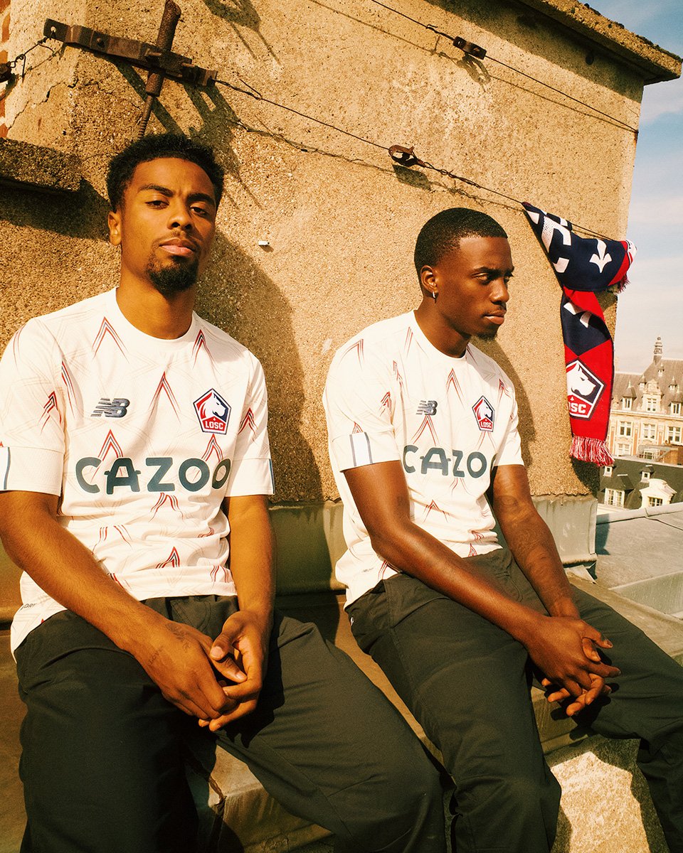 kitstown's tweet photo. 🧭
New Balance × Lille OSC 2022/23 new fourth kit.

#LilleOSC 
#NewBalance #NBFootball 
#football #soccer #kitstown https://t.co/KpUWBJsbob