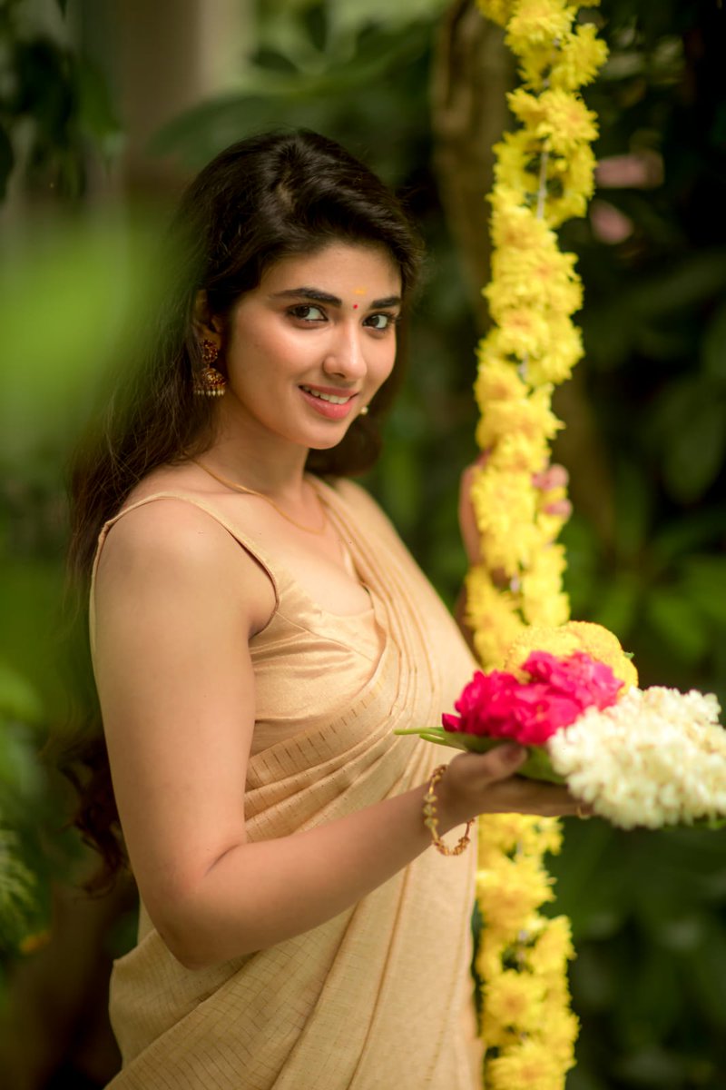 Pro_Velu's tweet photo. Splashing the Gorgeous looks, actress #pragyanagra looks amazing in her latest clicks

@PragyaNagra @Pro_Velu https://t.co/pdvvuI6xlT
