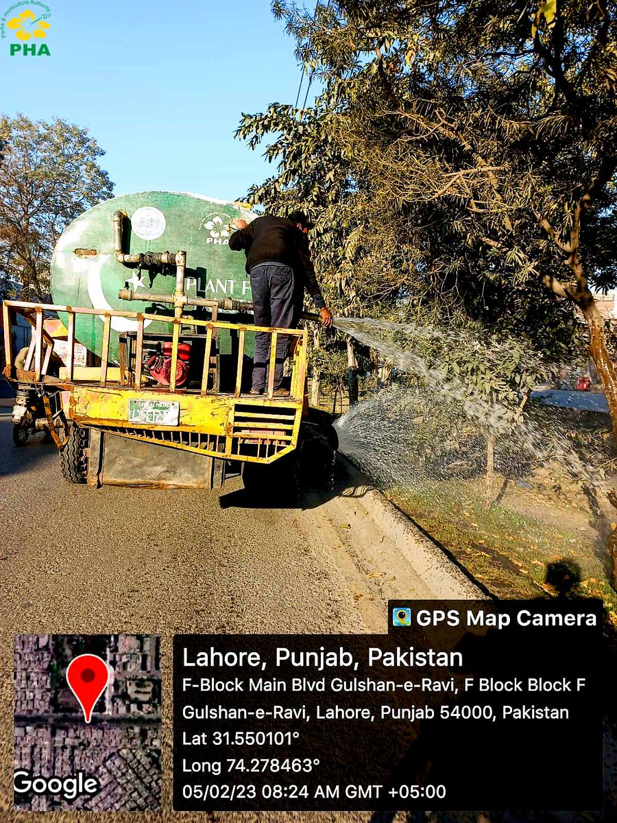 PhaLhr's tweet photo. فضائی آلودگی اور سموگ کے خاتمہ کے لیے پی ایچ اے کی واٹر ٹینک گاڑی گلشن راوی, انار کلی ، جوبلی ٹاون اور خیابان فردوسی کے مختلف علاقوں کی گرین بیلٹس ، درختوں اور پودوں کو واش کررہی ہے۔
#Treewashing
#Antismogactivity
#Lahore https://t.co/48PVRbV4sy