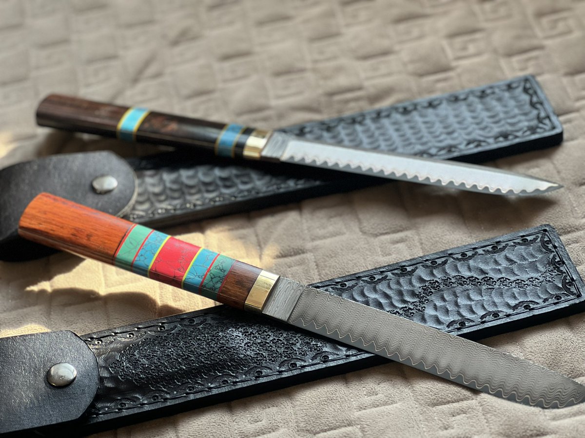 Монгол дархан хутга урлаач дүүгийн минь хийсэн ууцан дээр тавих болон энгийн үед хэрэглэж болох дамаск гангаар хийсэн хутга. Сонирхосон хүмүүс 88450555 утсаар холбогдож сонирхоно уу.