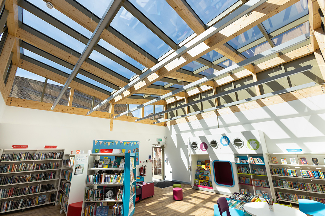 NARM member company <a href="/WhitesalesUK/">Whitesales</a>  recently installed a dual pitch gable ended lantern light at Minehead Library in Somerset. Read the case study here: bit.ly/40uj255
#rooflights #constructionproducts #publicsector pic.x.com/ckt2YPyvuK
