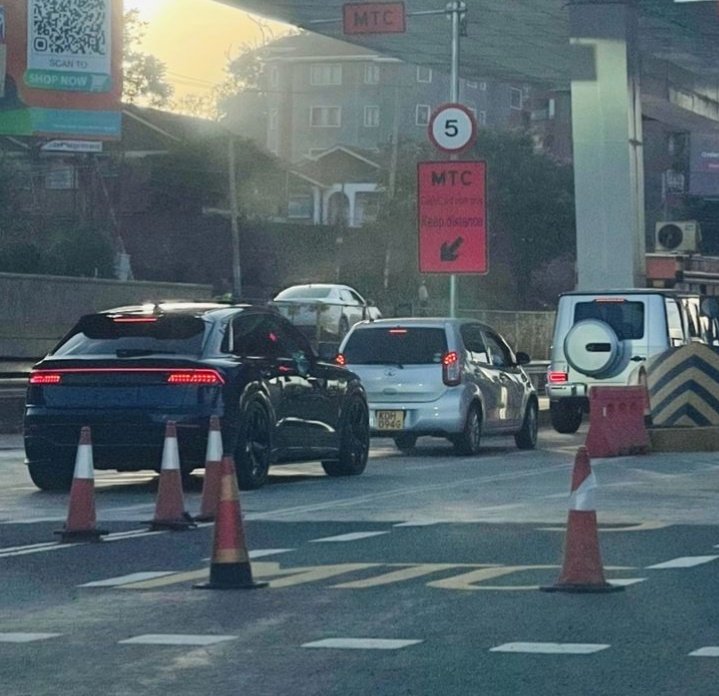 SangKip4's tweet image. Three brothers two are in business world the other one is a doctor. 

📷 @iddrriss__