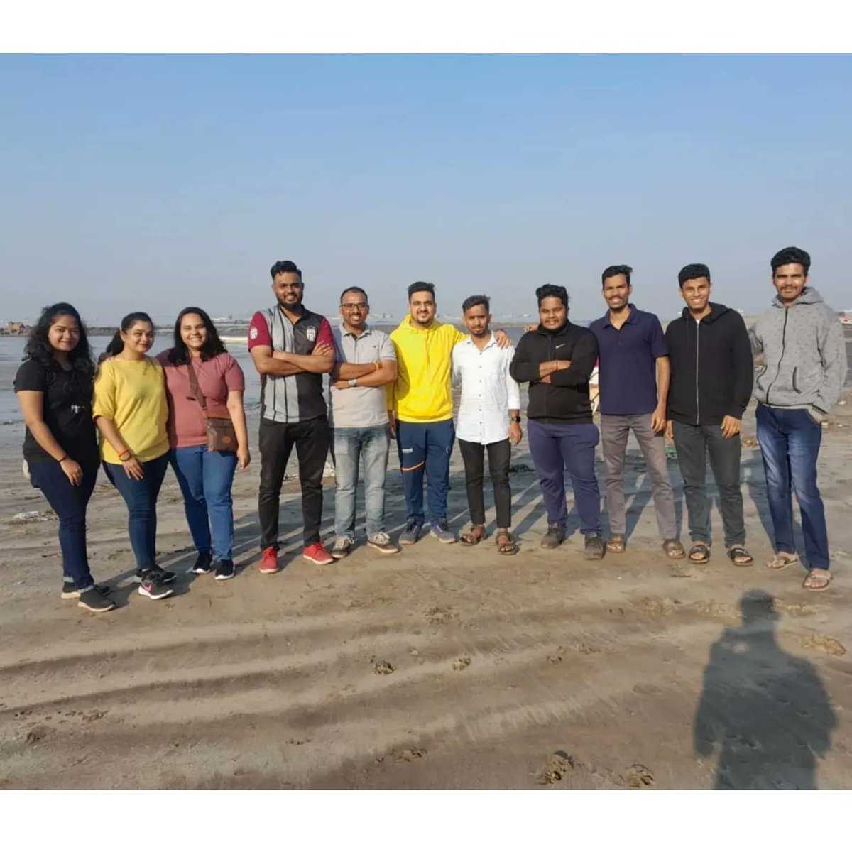 shivkanya30's tweet photo. काल रविवार दि.५-२-२०२३ रोजी "युवासेना दहिसर विधानसभा" यांच्या आयोजनाखाली गोराई समुद्र किनाऱ्यालगतच्या जागी *#BeachCleanUpDrive* राबविण्यात आला.यावेळी युवासेना बोरीवली विधानसभेच्या पदाधिकाऱ्यांनी देखील सक्रिय सहभाग घेत समुद्र किनाऱ्यावरील कचरा सफाईस आपले योगदान दिले.
@AUThackeray https://t.co/pDfOprz8tb