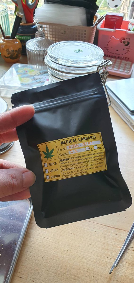 Sweedn_Roll's tweet photo. KUSH MINT🌿🙃😍 ตัวตึง
หวานละลายขวัญใจใครบางคน ใกล้หมดละนะ
ContactMe>https://t.co/AVTSJdRvIE
#Cannabisbkk #weedbkk #weedth #weedsmokers #กัญชาบางนา #กัญชาเดลิเวอรี่ 
#weeddelivery 
#กัญชากรุงเทพ 
#กัญชาราคาส่ง #กัญชาออแกนิค  #weedthailand 
#กัญชาสมุทรปราการ 
#weedstore #weedinth https://t.co/8l04AKsrRT