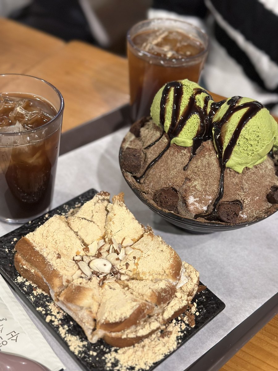 DagangIui's tweet photo. 설빙 녹차, 인절미 토스트, 아메리카노 두잔💪🏻 https://t.co/lpknpSwCFi