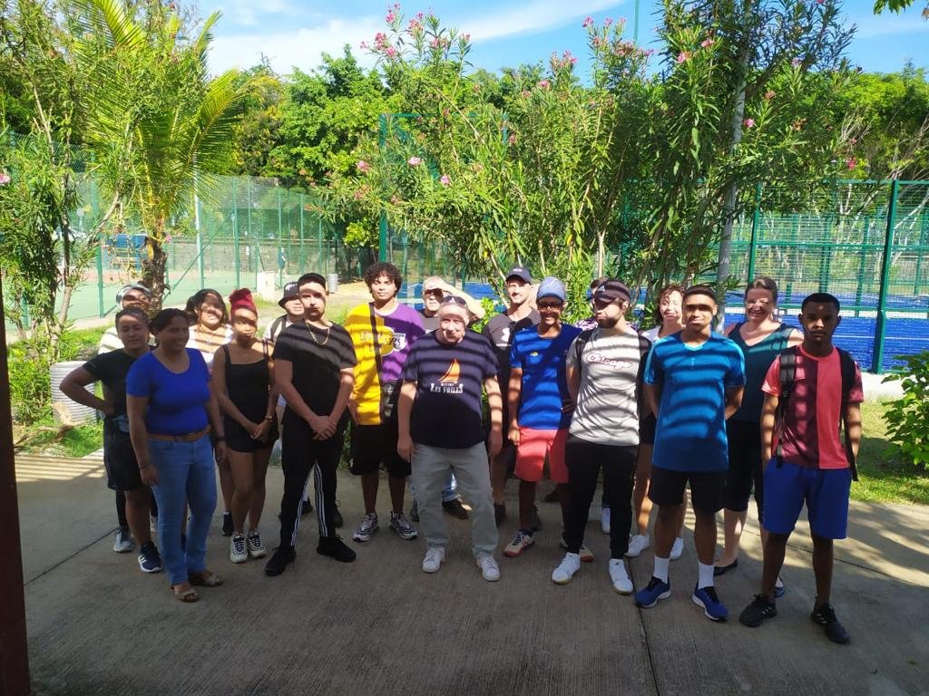 Top départ pour le parcours "jeu, set et job" 👉 Au programme:  visites d'entreprises, sortie culturelle, ateliers de développement des soft skills, 🎾. Tous nos jeunes présents au démarrage ! 🎯 job dating @poleemploi_Run 🤝<a href="/FeteleMur/">Fête le Mur</a>