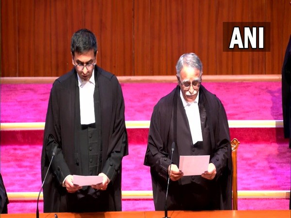 ani_digital's tweet image. Supreme Court gets five new judges, Chief Justice of India administers oath of office
 
Read @ANI Story | aninews.in/news/national/…
#SupremeCourt #SCJudges #CJI