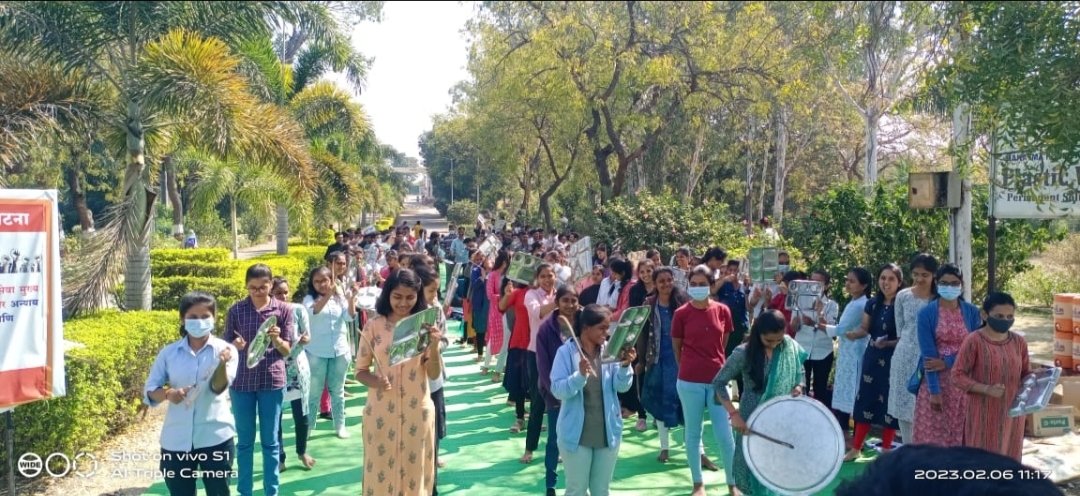 AkashBethe4's tweet photo. #JusticeForAgrilEngg
  कृषी अभियंत्यांच्या ताटातील घास काढून घेतल्याने आंदोलनाच्या १३ व्या दिवशी थाळीनाद आंदोलन केले
@mieknathshinde @Dev_Fadnavis 
@CMOMaharashtra 
@maha_governor @PMOIndia @rashtrapatibhvn
@mpsc_office https://t.co/zi4z348v1n