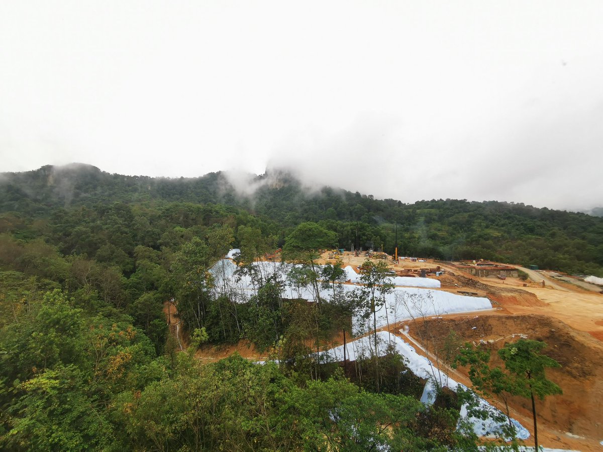 Nature is a true beauty until humans destroyed it.
Gombak Selangor Quartz Ridge. That morning breeze is gone since then.. #Malaysia #saveournature #forestreserve #saveQuartzRidge #melawati #selangor #WWFMalaysia #mnsmalaysia #cetdem #epsm #kualalumpur #bukittabur #hikekl