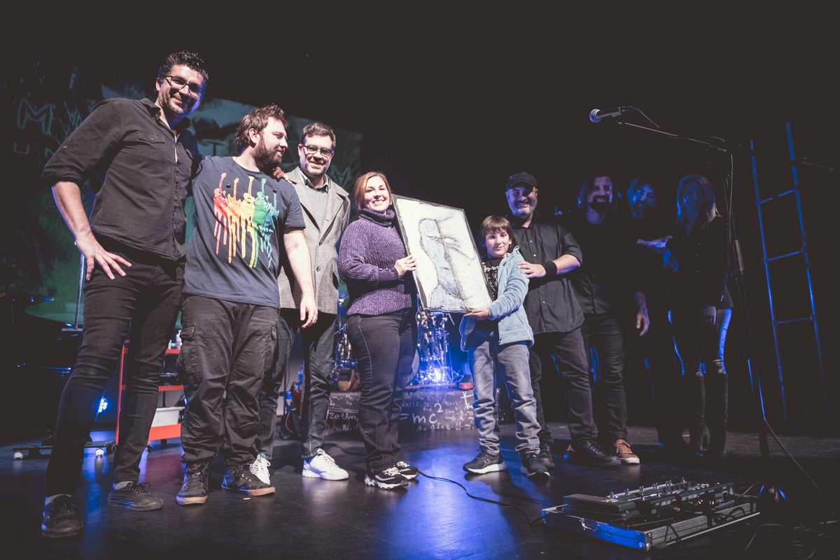 Gràcies Palma, no tenim paraules per agrair a tots els que vau triar venir ahir al teatre Xesc Forteza de Palma. Feu de debò créixer aquest espectacle, Gràcies
#palmacultura
<a href="/ajuntpalma/">Ajuntament de Palma</a>
<a href="/toninoguera/">Antoni Noguera</a>
@miquelangelcr
@baucamedrano
<a href="/tinacodina/">Tina Codina</a>
<a href="/marquitosa/">Marcos Fernando Sa</a>