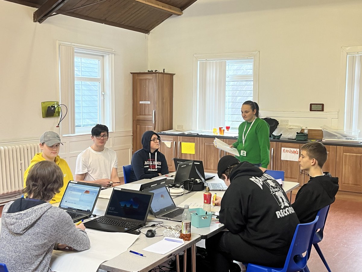 uturnpeered's tweet photo. Emma’s with @SES12EK today delivering #alcohol awareness and #harmreduction. The group are learning all about the risks &amp; harms alcohol can cause and about reducing some of those harms! Great start to a Monday  👏🏻 https://t.co/QZedegPCmA