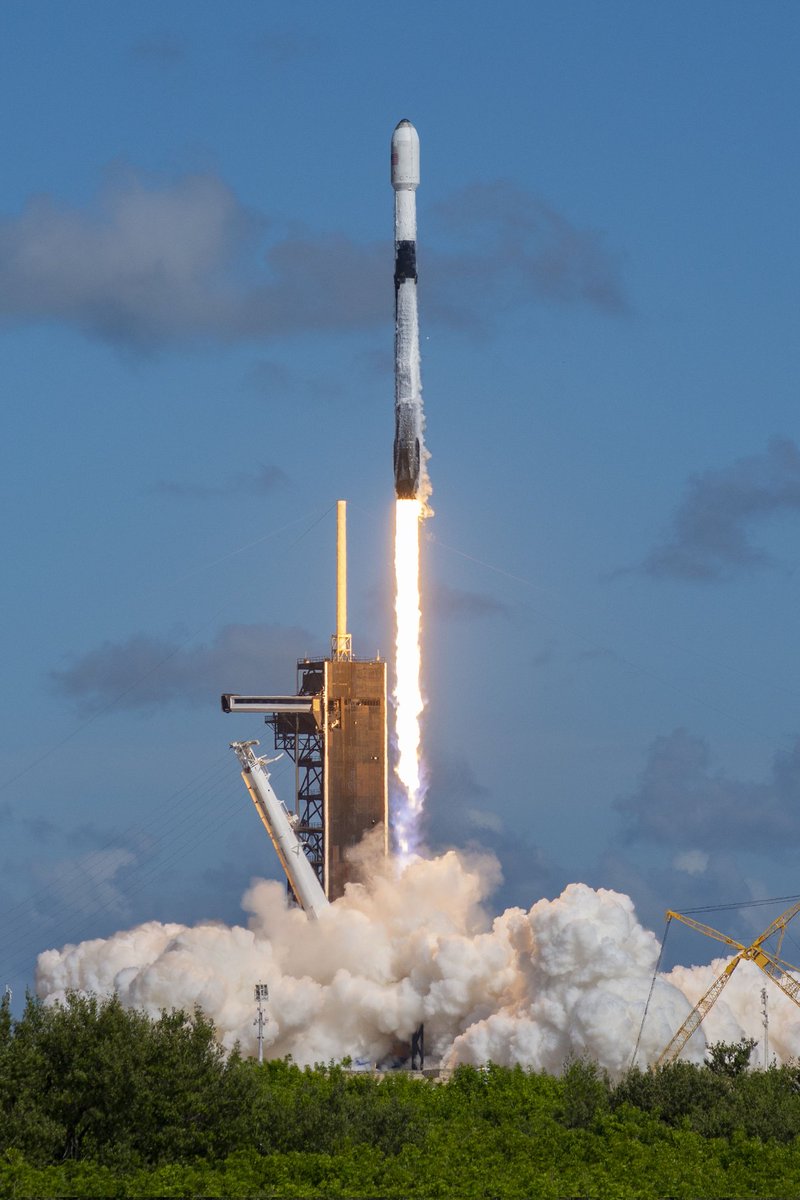 Asteropspace's tweet photo. Mission Overview

Rocket🚀: Falcon 9 Block 5

Payload🛰: #AmazonasNexus

Launch Date📅: Feb. 06, 2023

Launch Time⏰️: 22:32 UTC

Launch Site: Cape Canaveral SFS, Florida🇺🇸

Target Orbit🌎: Geostationary Transfer Orbit

Image Credit: SpaceX https://t.co/pZ5MI1BDC3