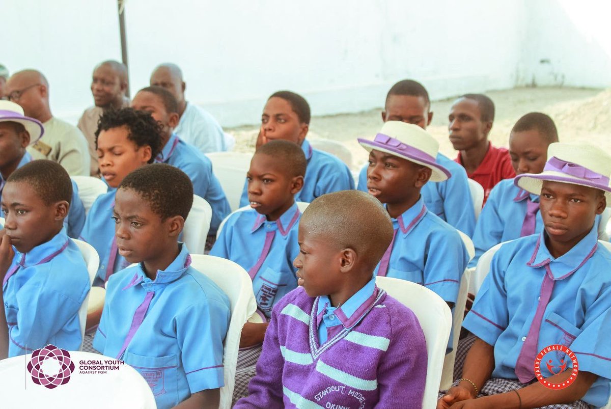 ValueFemaleNet's tweet photo. Adolescent secondary School students, School teachers,& Traditional leaders
#MenEndFGM
#Everygirliscostly
#valuefemalenetwork
#InternationalDayofZeroToleranceforFGM https://t.co/dPF3pWXnGa