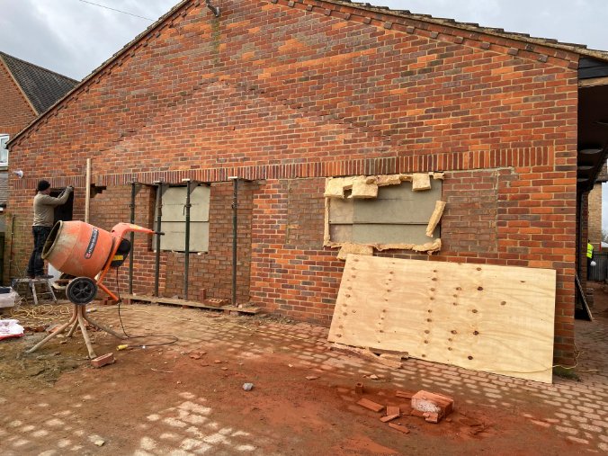 Works to a convert the former Jehovah Witness Hall in Thame, into three social housing flats for Thame &amp; District Housing Association has started on site.

#socialhousing #construction #conversion #upcycling