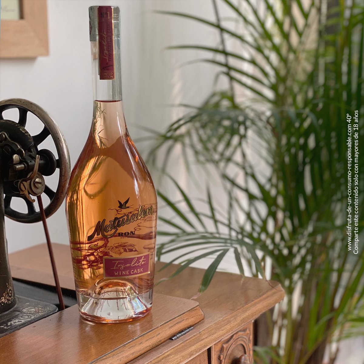 Comencemos el año viajando a Provenza a través del sabor del primer ron añejo rosado del mundo, Ron Matusalem Insólito. 

#RonMatusalem #RonMatusalemInsólito