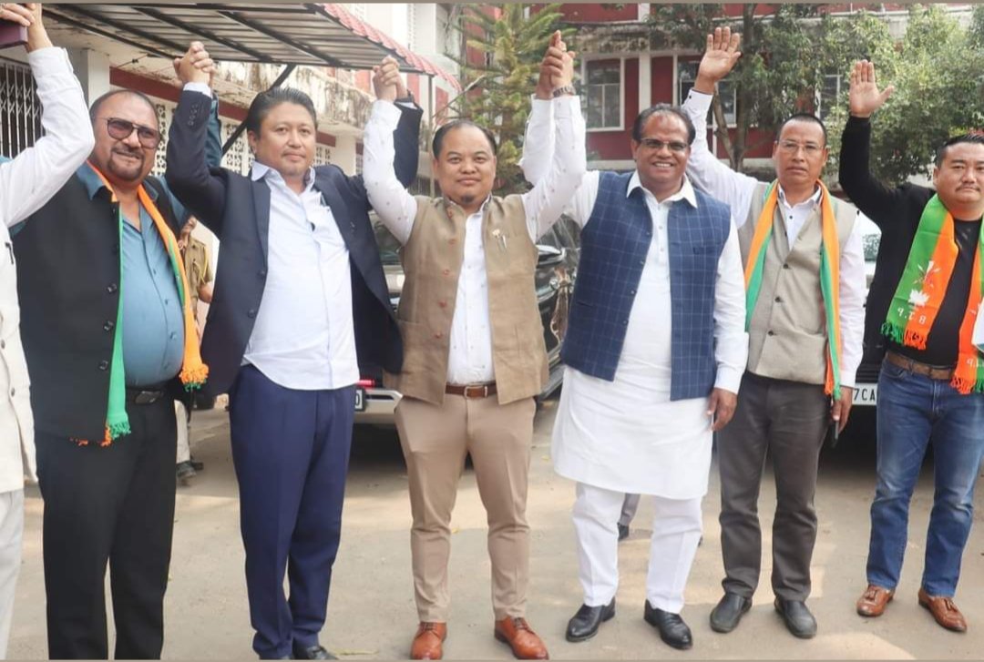 Bjp1dimapur's tweet photo. BJP 1 Dimapur 1 A/C Candidate Shri  @tovihoto filed nomination for Nagaland General Election 2023, in the presence of Hon'ble UM Shri @johnbarlabjp,Shri @abhaygiribjp Gs org ic Nagaland and Hon'ble minister GON Shri @Jacobzhimomi1 at Dimapur DC office. @BJP4Nagaland @BJP4India https://t.co/cVkevkZljc