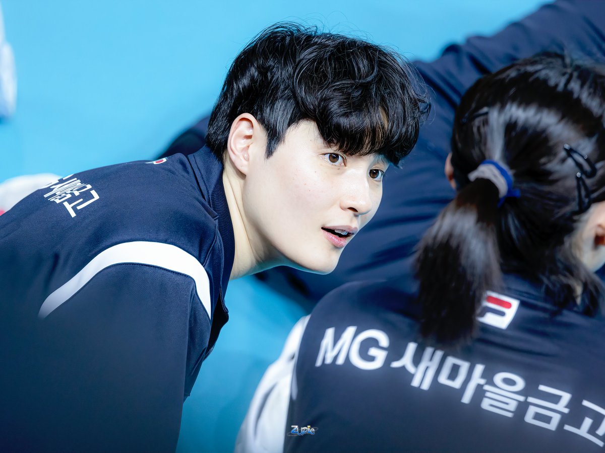 myS2colorisblue's tweet photo. 230128 프리올스타전
쩡아 보는 얼굴이 어떻게 이렇게 반짝반짝,,✨
#김희진 #KIMHEEJIN #ZUPIC https://t.co/yswb9VpI1l