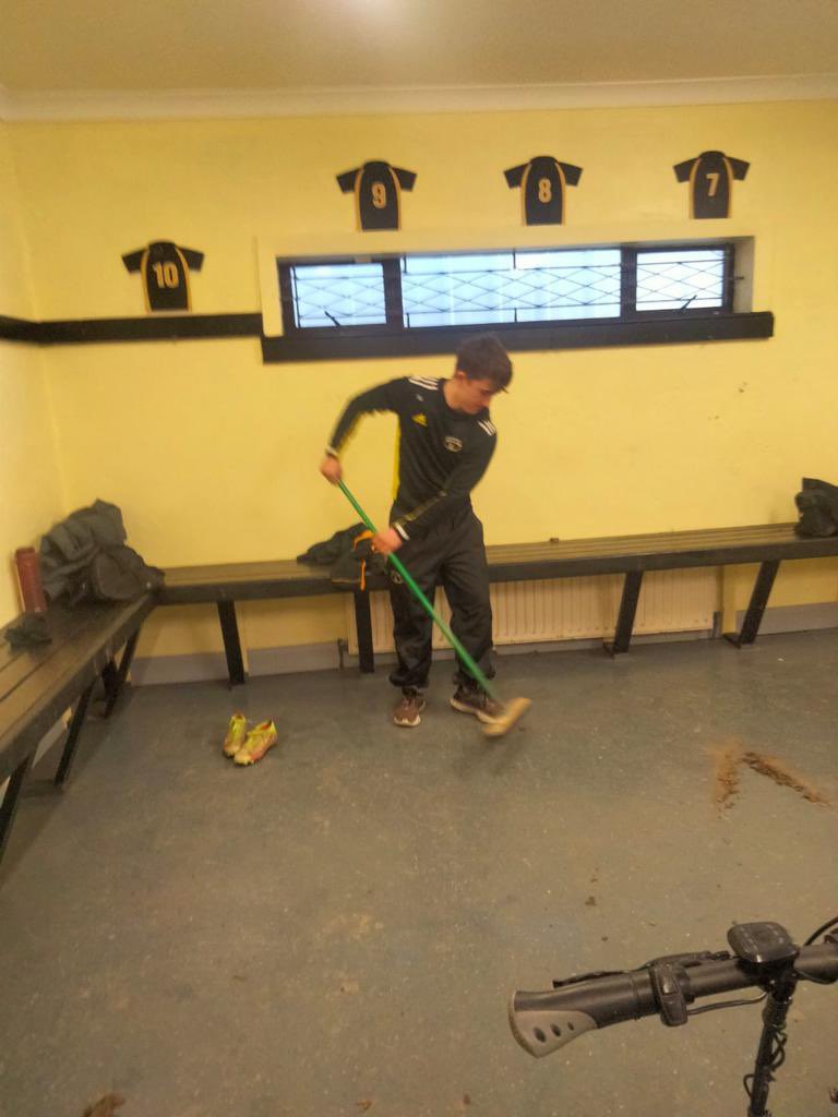 AshbourneRFC's tweet photo. 🏉@AshbourneRFC U18.5 squad followed up last weeks away win in Suttonians with solid 47-12 win at home v @NorthMeathRFC in Leinster Schools/Youth League Div1 match.

They left the changing rooms as they found them.

Well done lads keep up the hard training work on &amp; off the pitch https://t.co/6dm1uvozd2