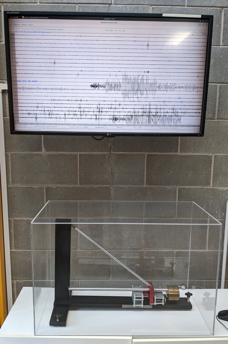 JDiazCusi's tweet photo. .. and here the arrival of the 10:24 UTC 7.5 earthquake in the same zone https://t.co/Pf2H6chgv8
