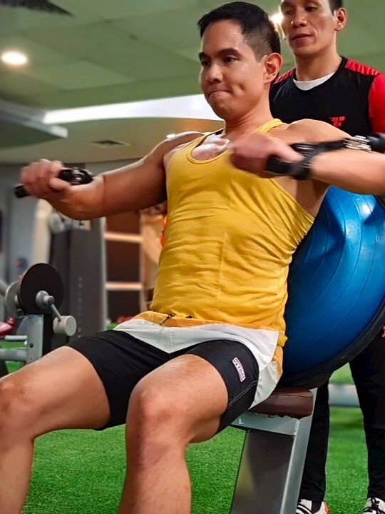 AlbertDomingo's tweet image. I&apos;d rather feel the resistance of iron weights than keep carrying the burden in my head. 💆 #StayFocused #ExerciseTherapy