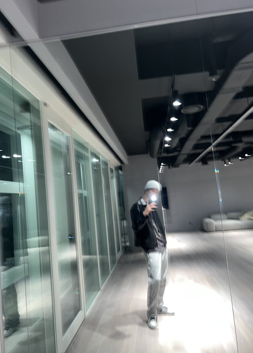 성 tweet media