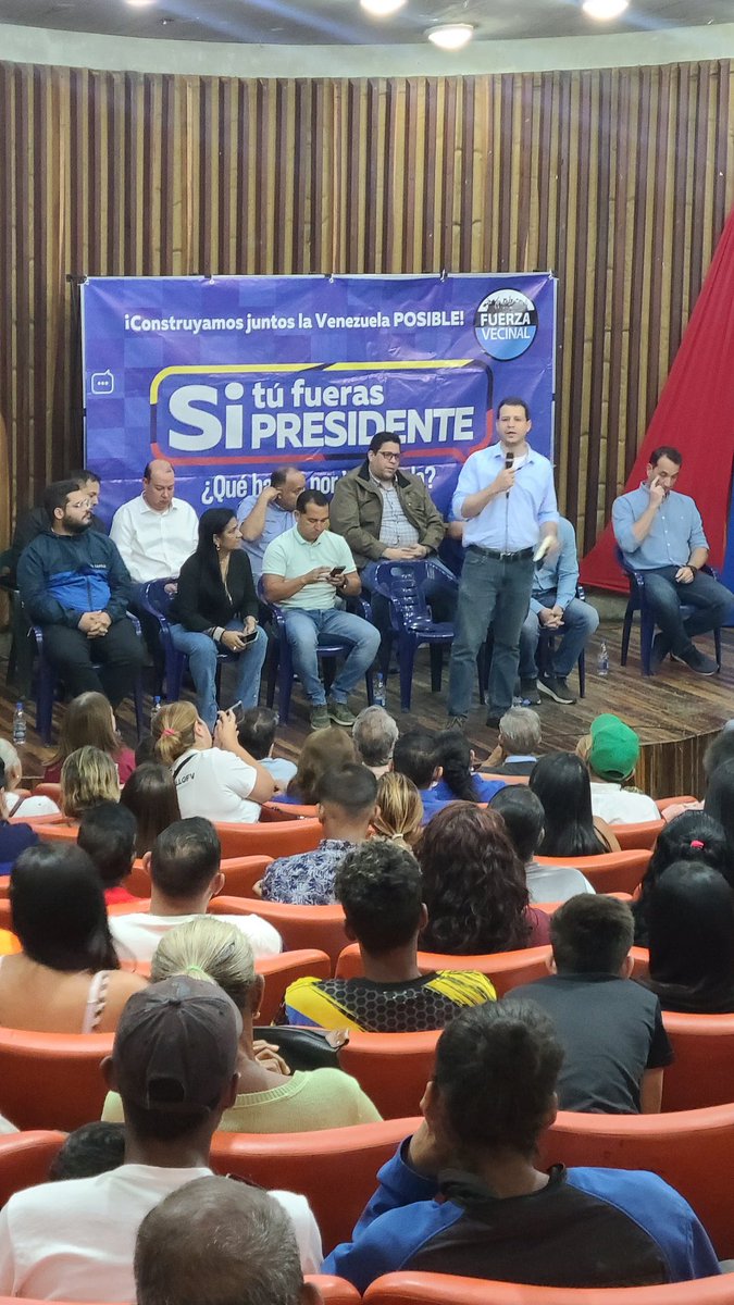 ESNOTICIASVENE1's tweet photo. Arranco con todos los hierros el partido Fuerza Vecinal , Elías Sayegh recorrerá todo el país desarrollando su programa ¿Si tu fueras presidente, qué harías por Venezuela?
La gente puede aportar libremente todas sus ideas para solucionar los problemas del país”. Dijo Sayegh. https://t.co/qlSFd0Aeoh