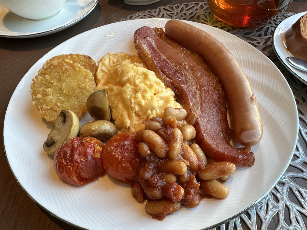 スワラズ tweet media