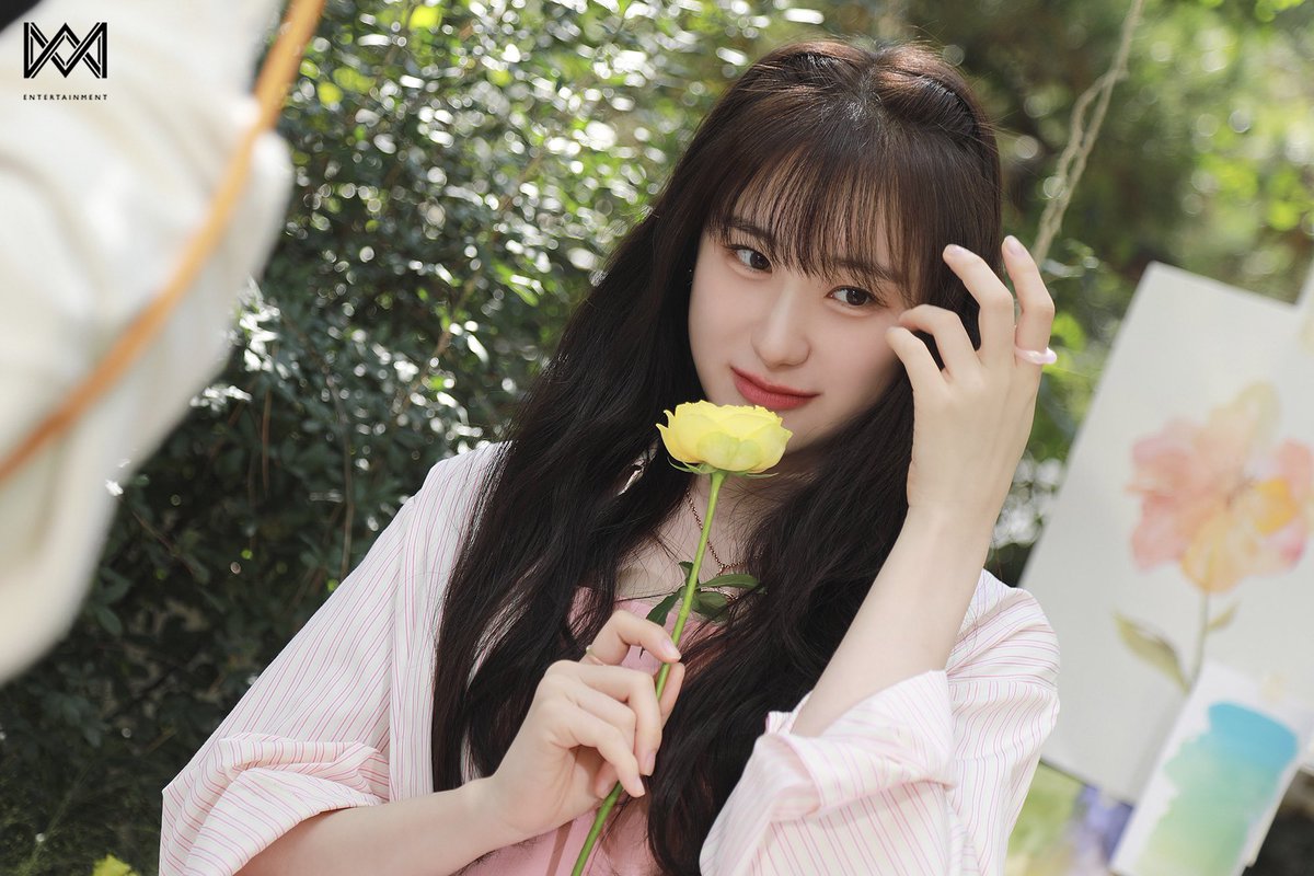 chaenpics's tweet photo. wment naver update
#이채연 #LEECHAEYEON https://t.co/exk2DTOKgB