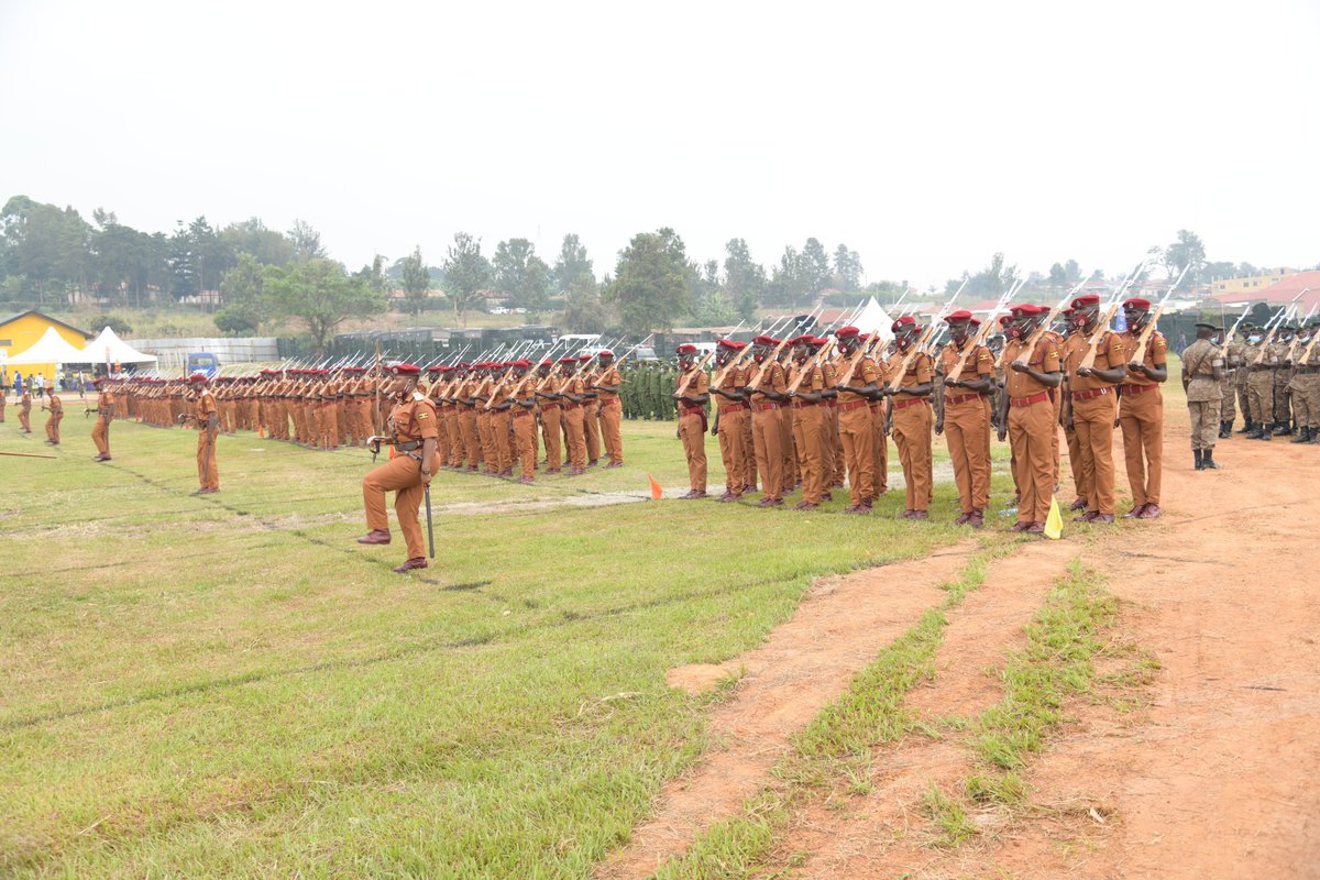 ATwayita's tweet photo. /Earlier in the day/
The UPDF and other sisters forces @PoliceUg, @UgandaPrisons and @ugwildlife during parade formation as Uganda commemorates the #42ndTareheSita Anniversary celebrations at Kakyeka Stadium in Mbarara City. #UPDFAt42 #TareheSitaUg https://t.co/odLWsKXtsq