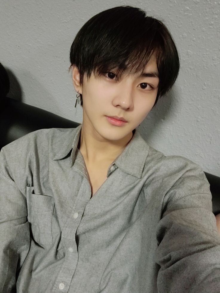 snkiqz's tweet photo. fear of love
a #sunwon au wherein,
nikolai (jw) the famous and known introvert guy who doesn’t believe in love meets the new transferee guy named santi (sn) , what will happen next if this two face the reality? https://t.co/IcsMSof7C2