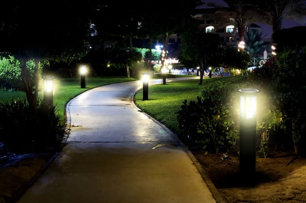 DunleaConnor's tweet photo. https://t.co/G3ii50ixaG
Bollard lighting is a type of outdoor #lighting in the form of a vertical post. Despite their apparent focus on utility, choosing on-trend bollard lights can also bring flair to your outdoor area. 
#bollardlights https://t.co/qjzRwfcPLh