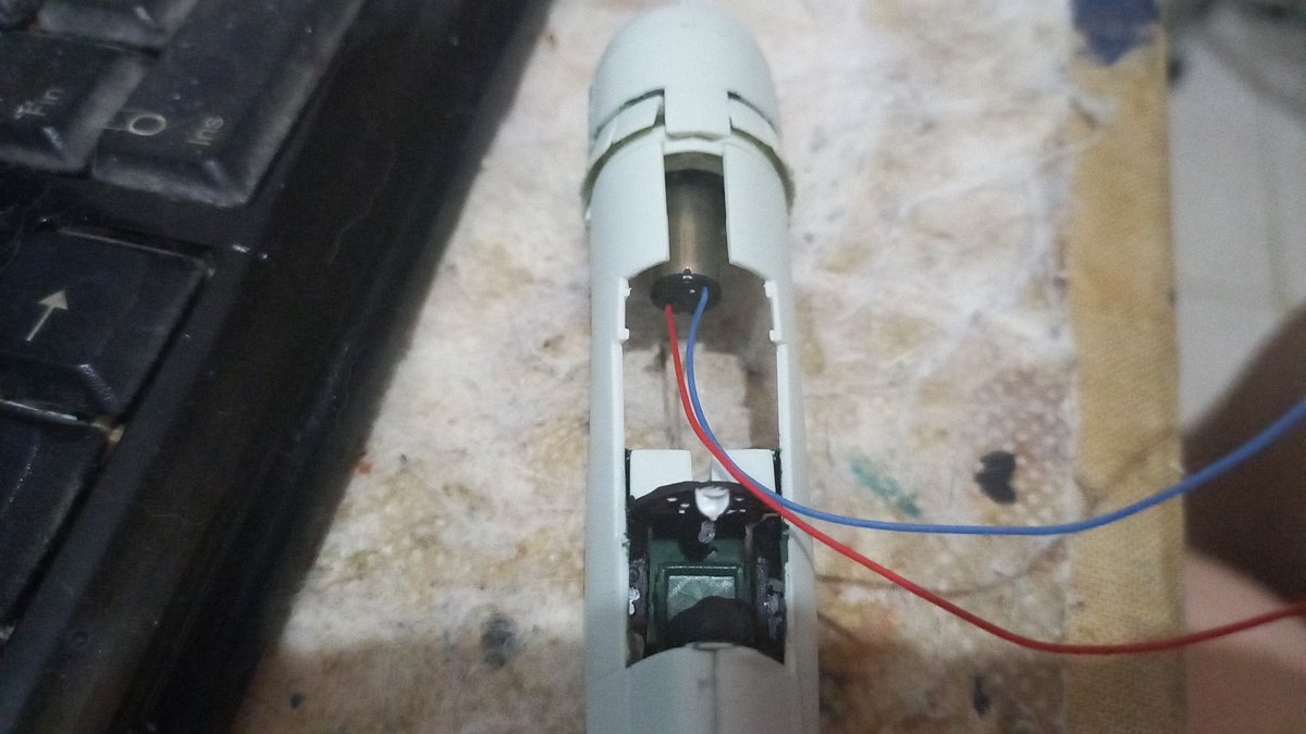 amato_tania's tweet photo. A project I was working on for the last month. To place a motor inside it and you can move the propeller. It is difficult in 1/72 scale. Custom paint #Scale172 #modelkit #F4U #Corsair https://t.co/zLIH6femcH