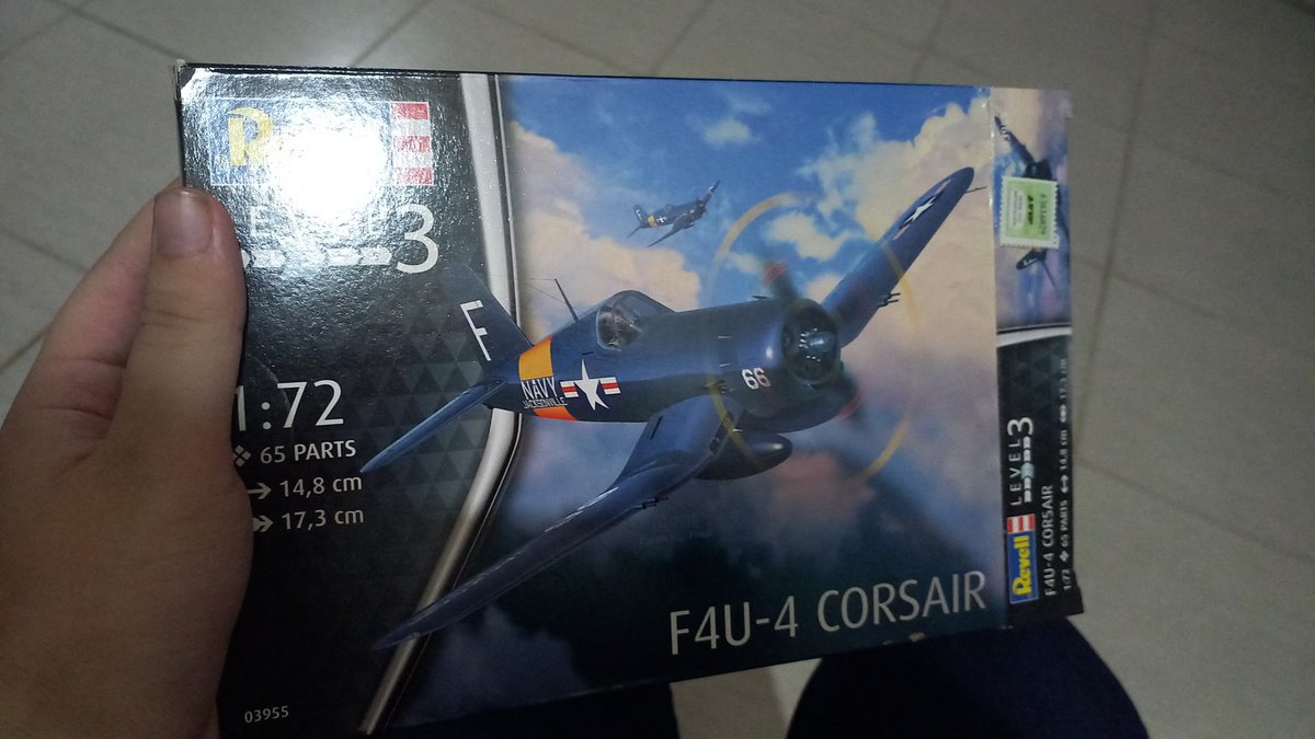 amato_tania's tweet photo. A project I was working on for the last month. To place a motor inside it and you can move the propeller. It is difficult in 1/72 scale. Custom paint #Scale172 #modelkit #F4U #Corsair https://t.co/zLIH6femcH