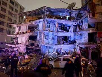 Caring___Heart's tweet photo. Pray for Türkiye!
May Allah help and protect those who are effected and have mercy on everyone 🤲🏿

#TurkeyEarthquake https://t.co/LUBBC1eQM5